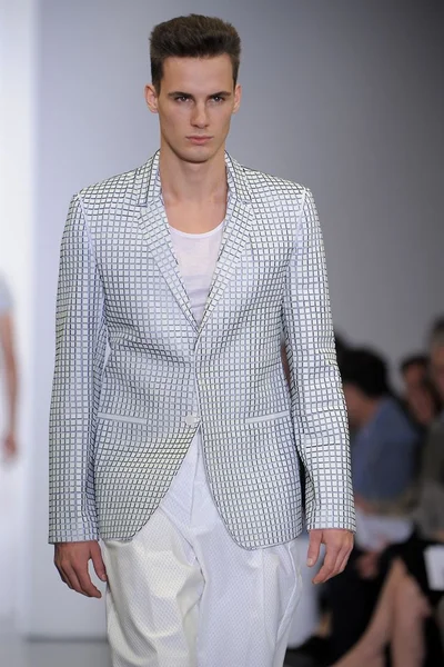 Look 50